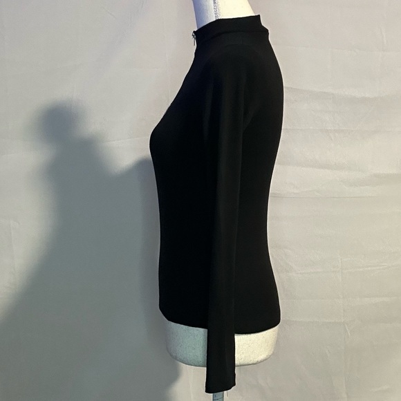 Tops/T-Shirts/Tanks👚 - 2 for $15 or 3 for $20 (Mix & Match) - Picture 3 of 4